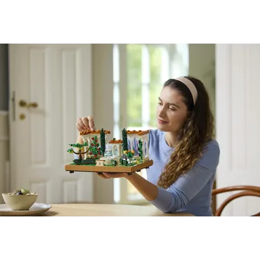 LEGO Icons 10359 Fontanna w ogrodzie