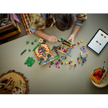 LEGO Friends Ponyfarm og stald