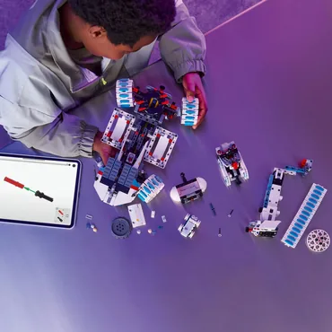 LEGO Technic 42211 Kosmiczny Łazik Księżycowy Lunar Outpost™