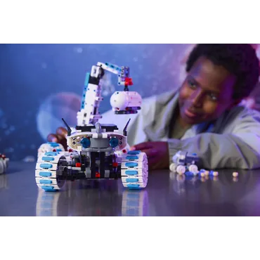 LEGO Technic 42211 Kosmiczny Łazik Księżycowy Lunar Outpost™