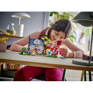 LEGO Friends 42669 Dom pszczelarzy i kwiatowy ogród