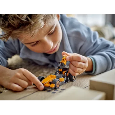 LEGO City F1®-kører med McLaren-racerbil