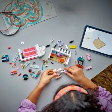 LEGO Friends 42662 Salon fryzjerski i sklep z ozdobami