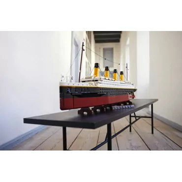 LEGO ICONS Titanic