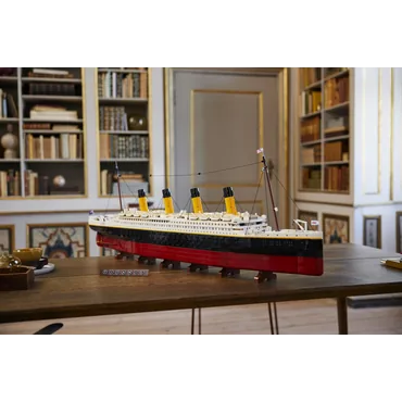 LEGO ICONS Titanic