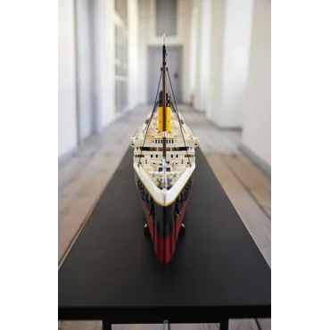 LEGO ICONS Titanic