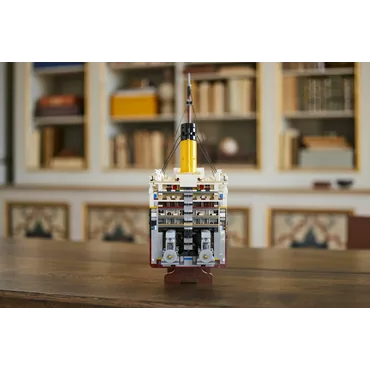 LEGO ICONS Titanic