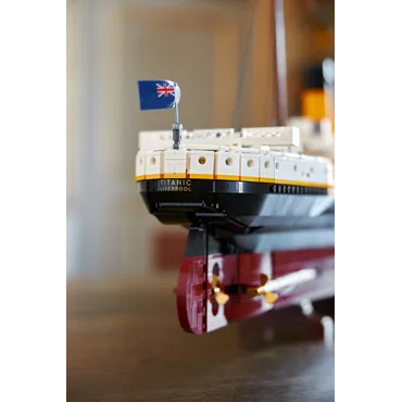 LEGO ICONS Titanic