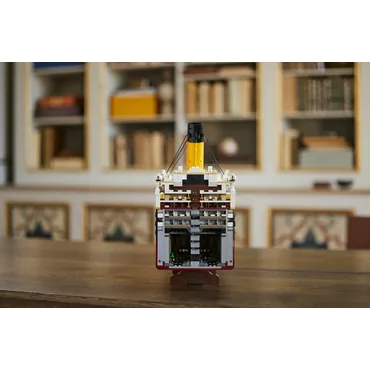 LEGO ICONS Titanic