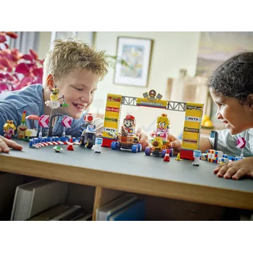 LEGO Super Mario Mario Kart â Baby Peach & Grand Prix