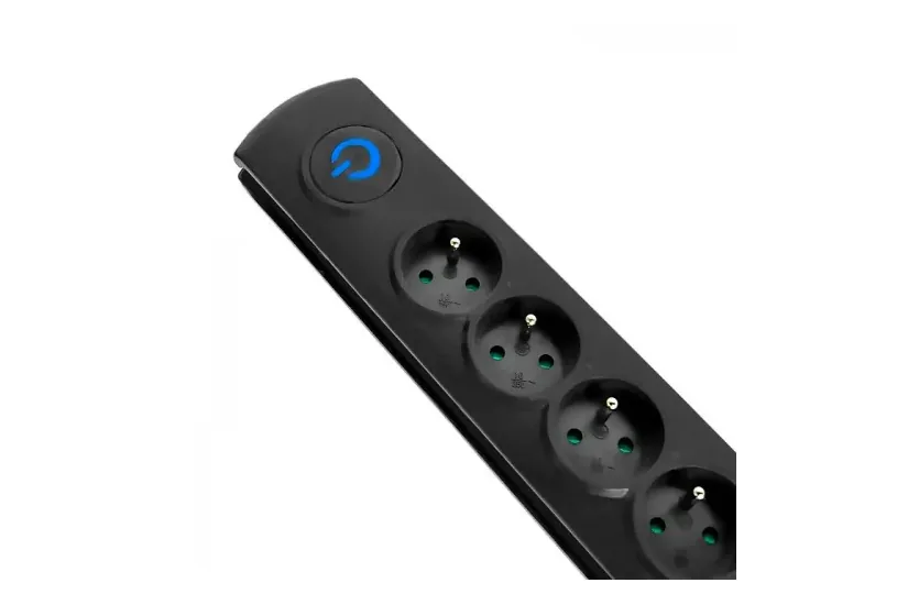 Qoltec - överspänningsskydd - 3680 Watt